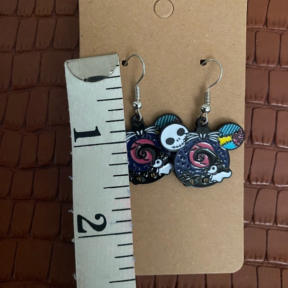 5 for 25 🎃
The nightmare before Christmas Mickey Mouse Halloween earrings. - Picture 3 of 9